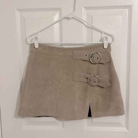 Free People Understated Leather Suede Buckle Mini Skirt NWT Size Medium - Picture 8 of 14